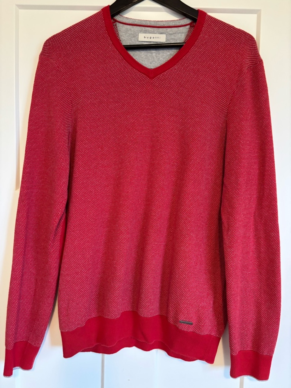 Bugatti Men's V-Neck Sweater in Red